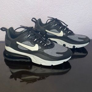 Nike air max 270 react Black and Grey- size 9
